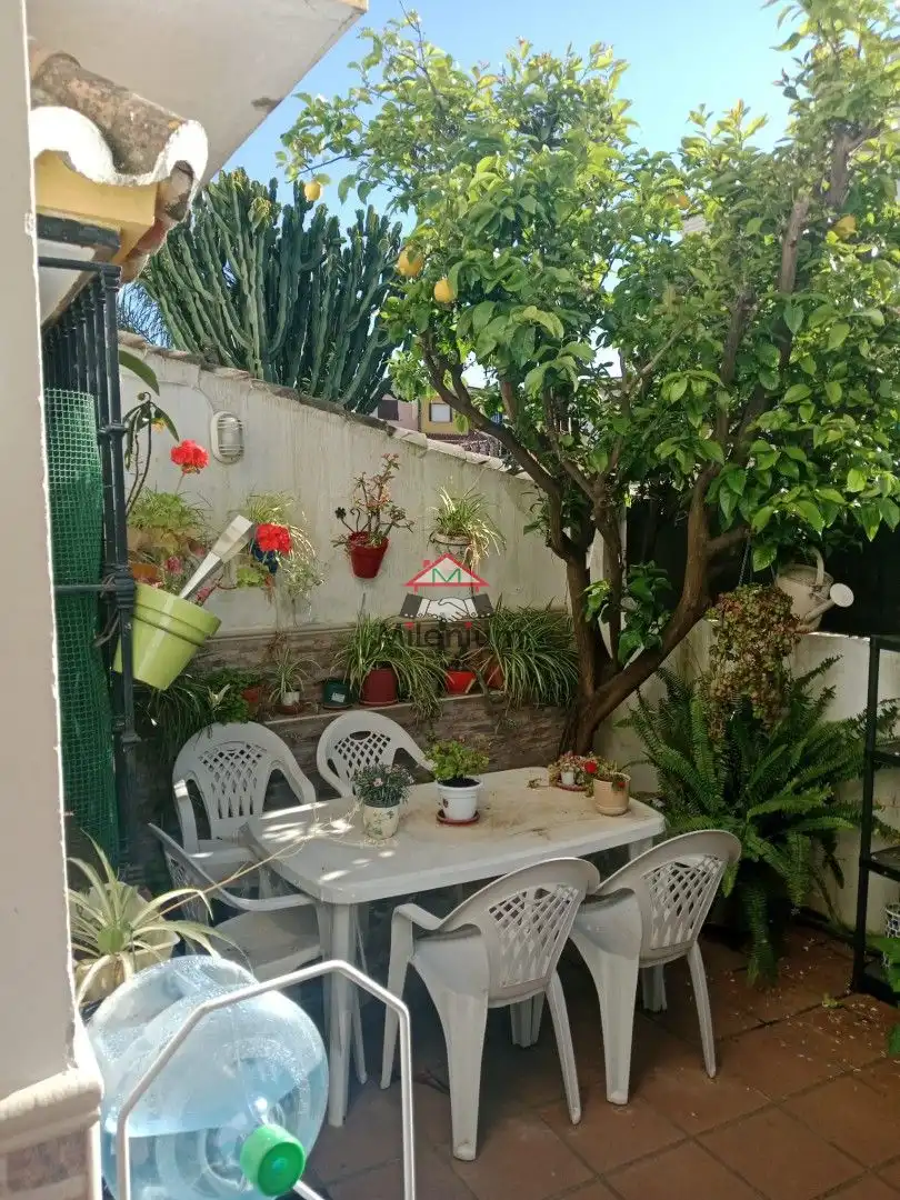 Adossat amb terrassa en venda a Urbanización los Portalones