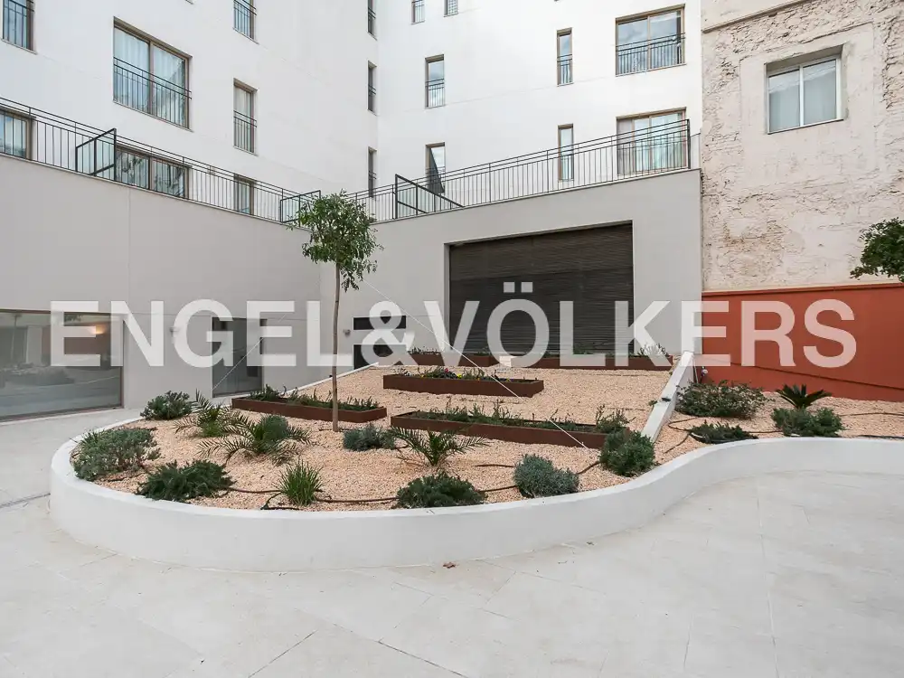 Exterior view of Flat for sale in Valencia  with Air Conditioner, Heating and Storage room