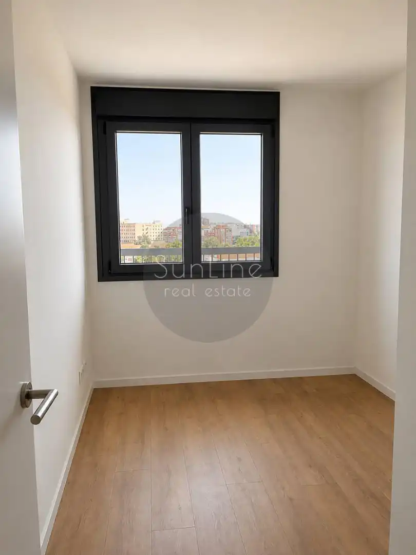 Attic for rent in Carrer de Campos Crespo, Safranar