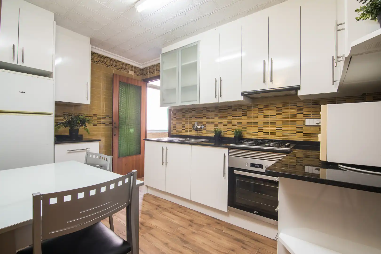 Küche von Wohnung zum Verkauf in Santa Pola mit Klimaanlage, Möbliert und Balkon