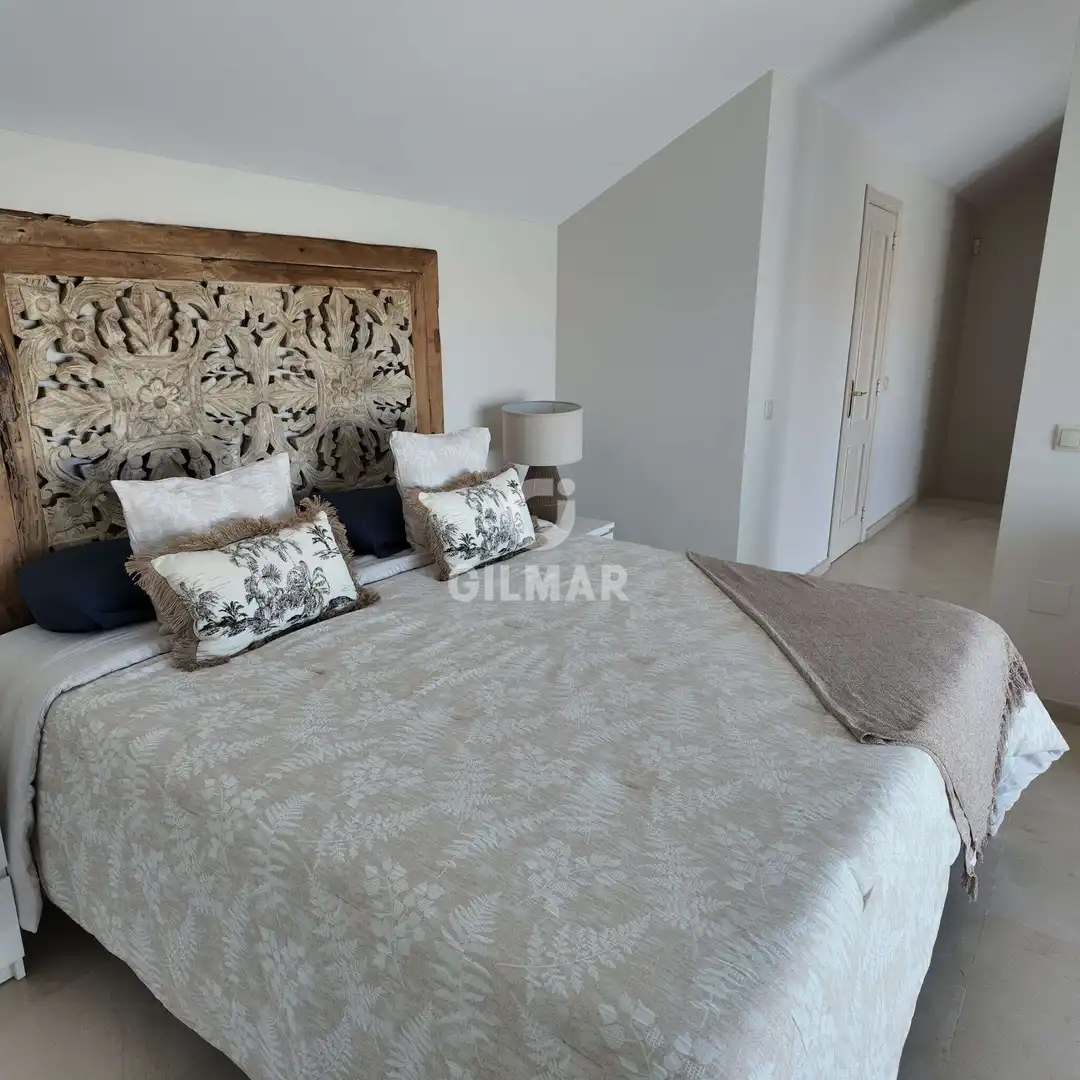 Habitación de Dúplex en venta en Sotogrande con Calefacción, Trastero y Piscina