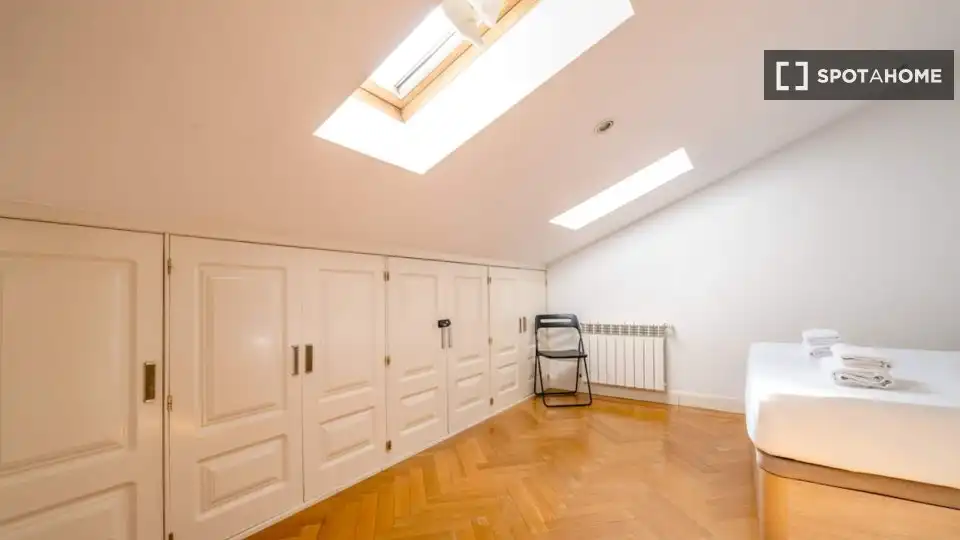 Wohnung zur Miete in Madrid mit Klimaanlage, Heizung und Möbliert
