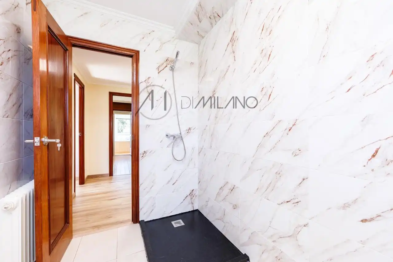 Baño de Casa o chalet en venta en Vigo  con Calefacción, Jardín privado y Parquet