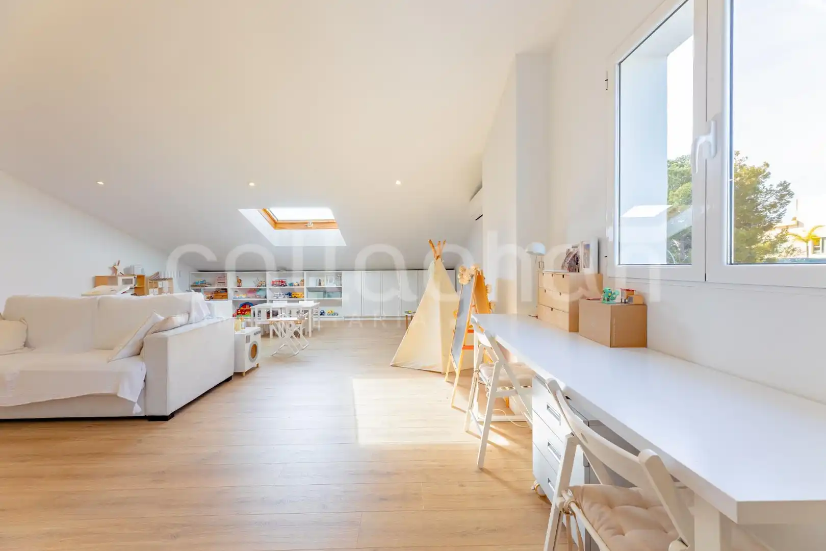 Sala de estar de Casa adosada en venta en Rocafort con Aire acondicionado, Calefacción y Jardín privado