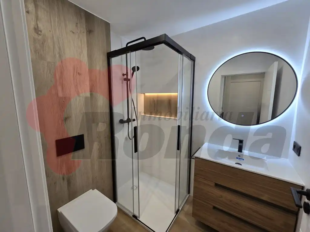 Bathroom of Duplexes for sale in Lugo