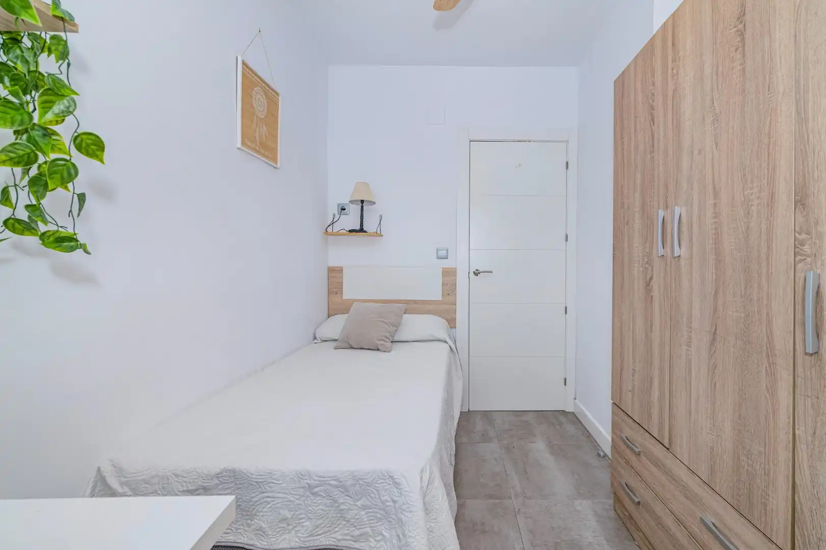 Dormitori de Pis en venda en Granada amb Aire condicionat, Calefacció i Terrassa