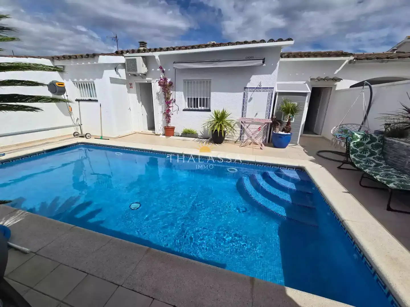 Swimming pool of Houses for sale in Empuriabrava  with Air Conditioner, Swimming Pool and Furnished