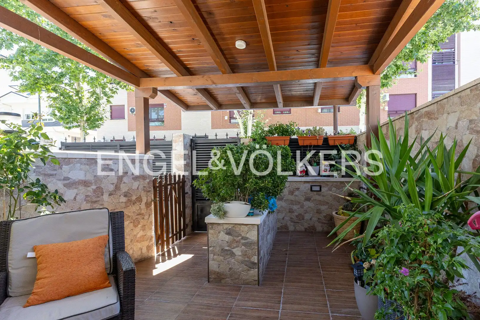 Terrassa de Casa adosada en venda en Mejorada del Campo amb Aire condicionat, Calefacció i Jardí privat