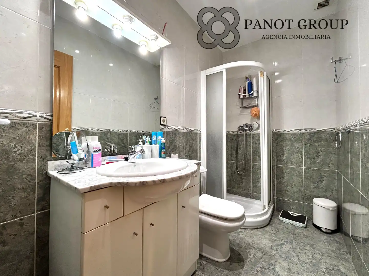 Bathroom of Flat for sale in Barcelona  with Terrace and Furnished