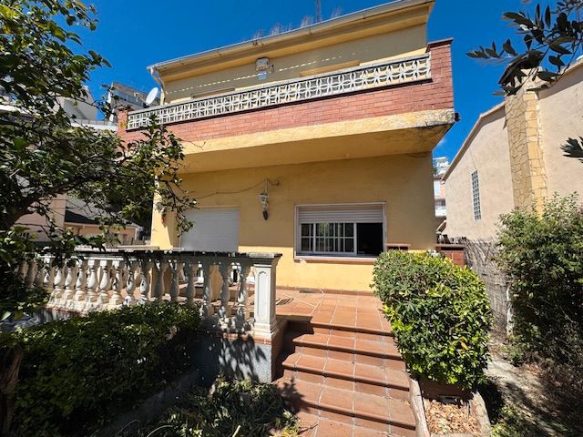 Exterior view of House or chalet for sale in Santa Susanna  with Heating, Private garden and Parquet flooring