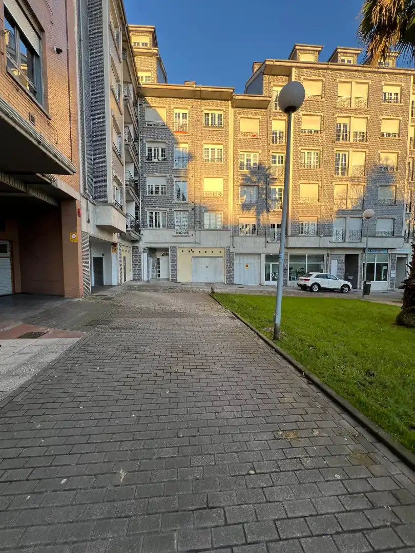 Business premises for sale in Calle de Antonio Machado 39, imagen 2