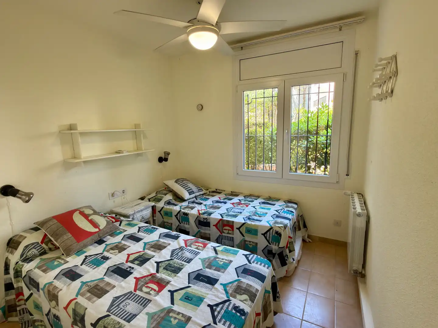 Schlafzimmer von Wohnungen zur Miete in Palafrugell mit Heizung, Privatgarten und Möbliert