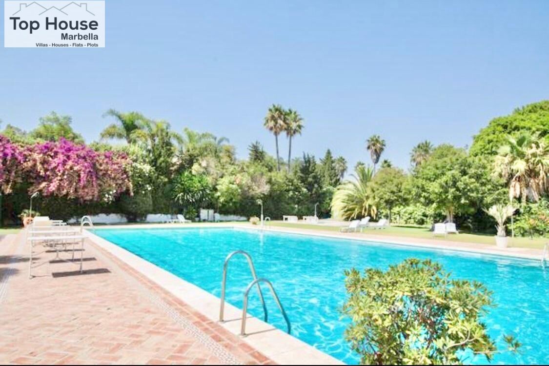 Piscina de Casa adosada de alquiler en Marbella con Aire acondicionado, Terraza y Piscina comunitaria