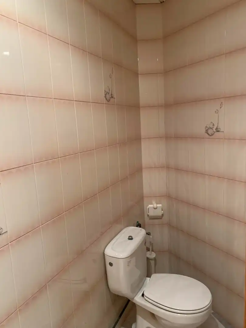Baño de Local de alquiler en Navas del Rey con Aire acondicionado y Calefacción