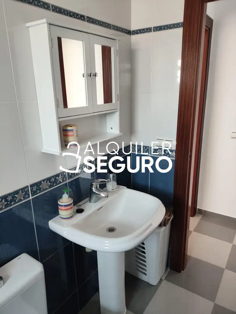 Bathroom of Flat for rent in Roquetas de Mar  with Furnished