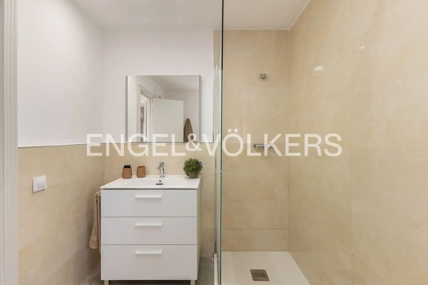 Bathroom of Houses for rent in Rocafort  with Air Conditioner, Heating and Private garden