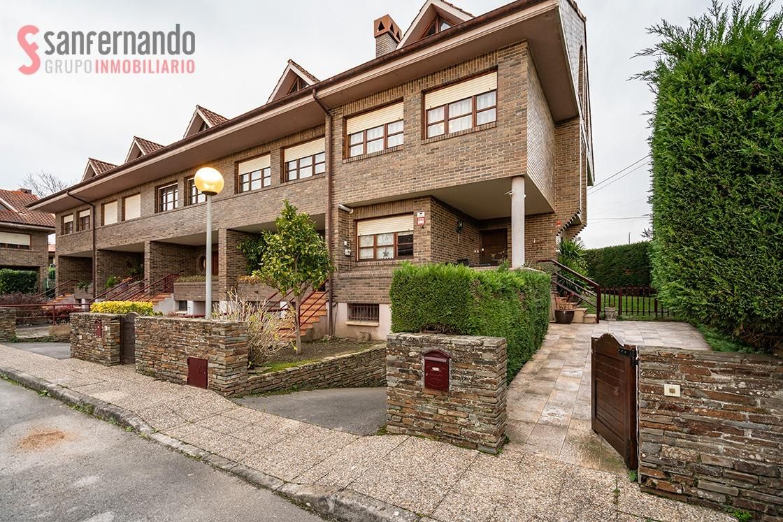 Single-family semi-detached for sale in Reocín