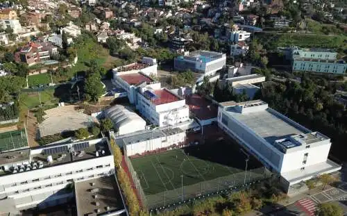 Vista exterior de Casa o xalet en venda en Esplugues de Llobregat amb Calefacció, Jardí privat i Traster