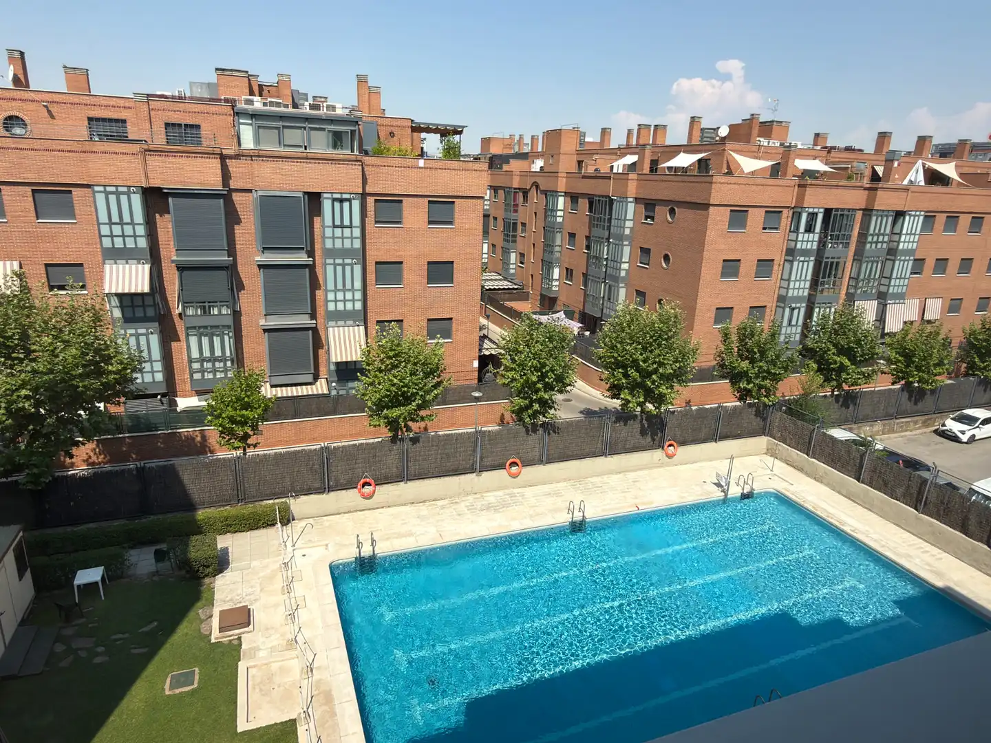 Swimming pool of Flat for rent in Madrid  with Air Conditioner, Heating and Parquet flooring