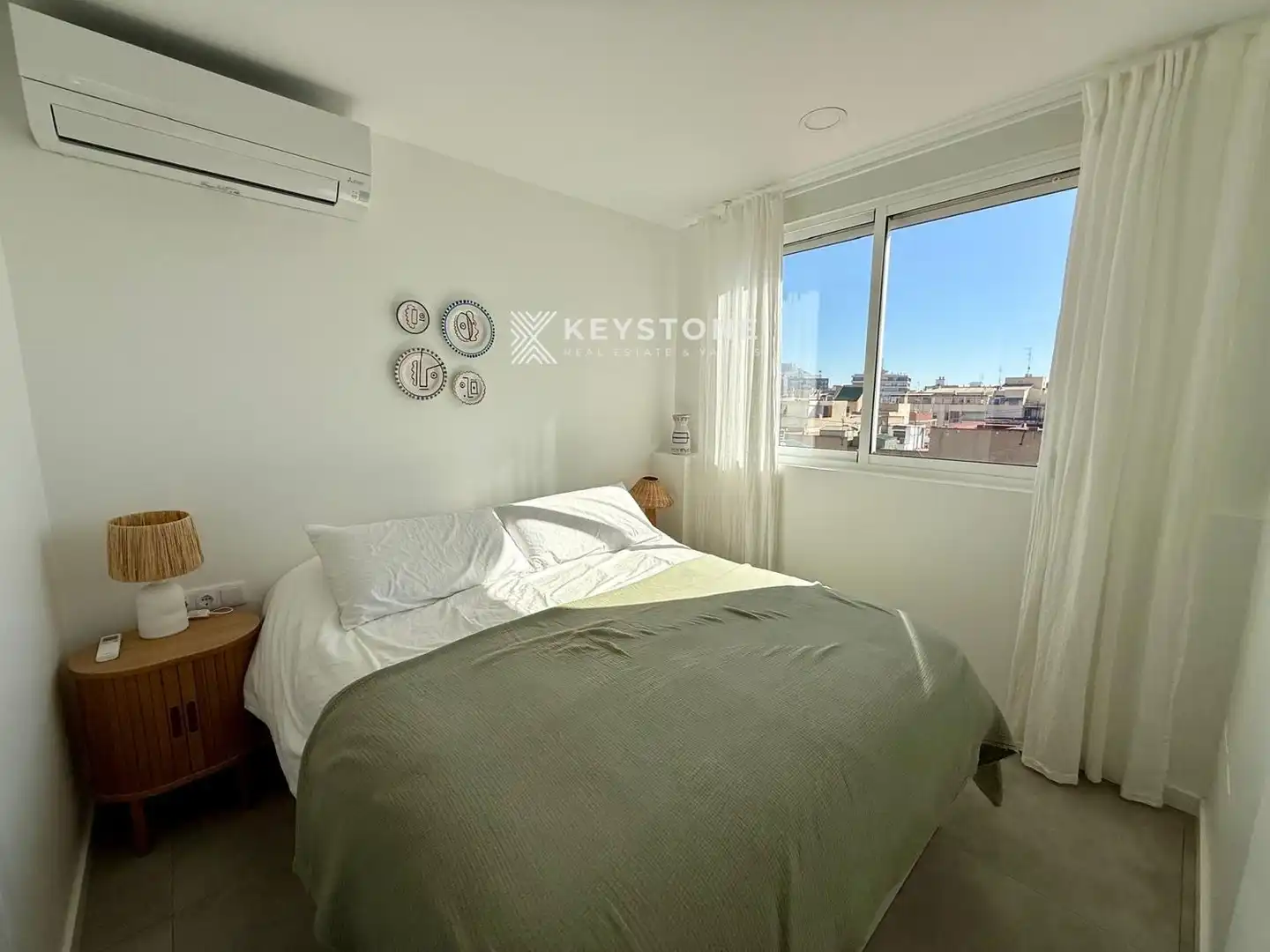 Habitación de Ático de alquiler en Alicante / Alacant con Aire acondicionado, Calefacción y Terraza