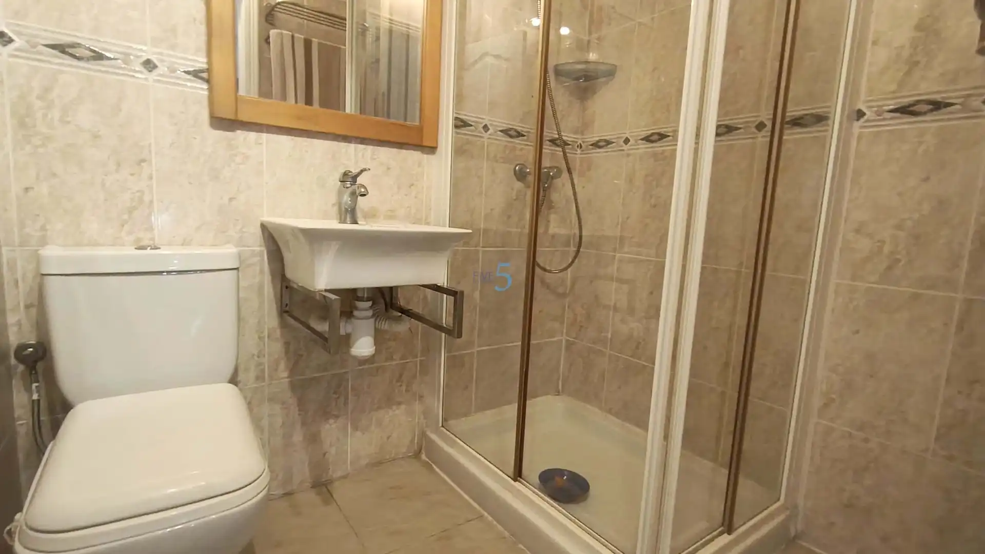 Badezimmer von Einfamilien-Reihenhaus zum Verkauf in Torrevieja mit Klimaanlage, Heizung und Möbliert