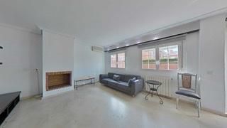 Sala de estar de Casa adosada de alquiler en Villaviciosa de Odón con Aire acondicionado, Calefacción y Jardín privado