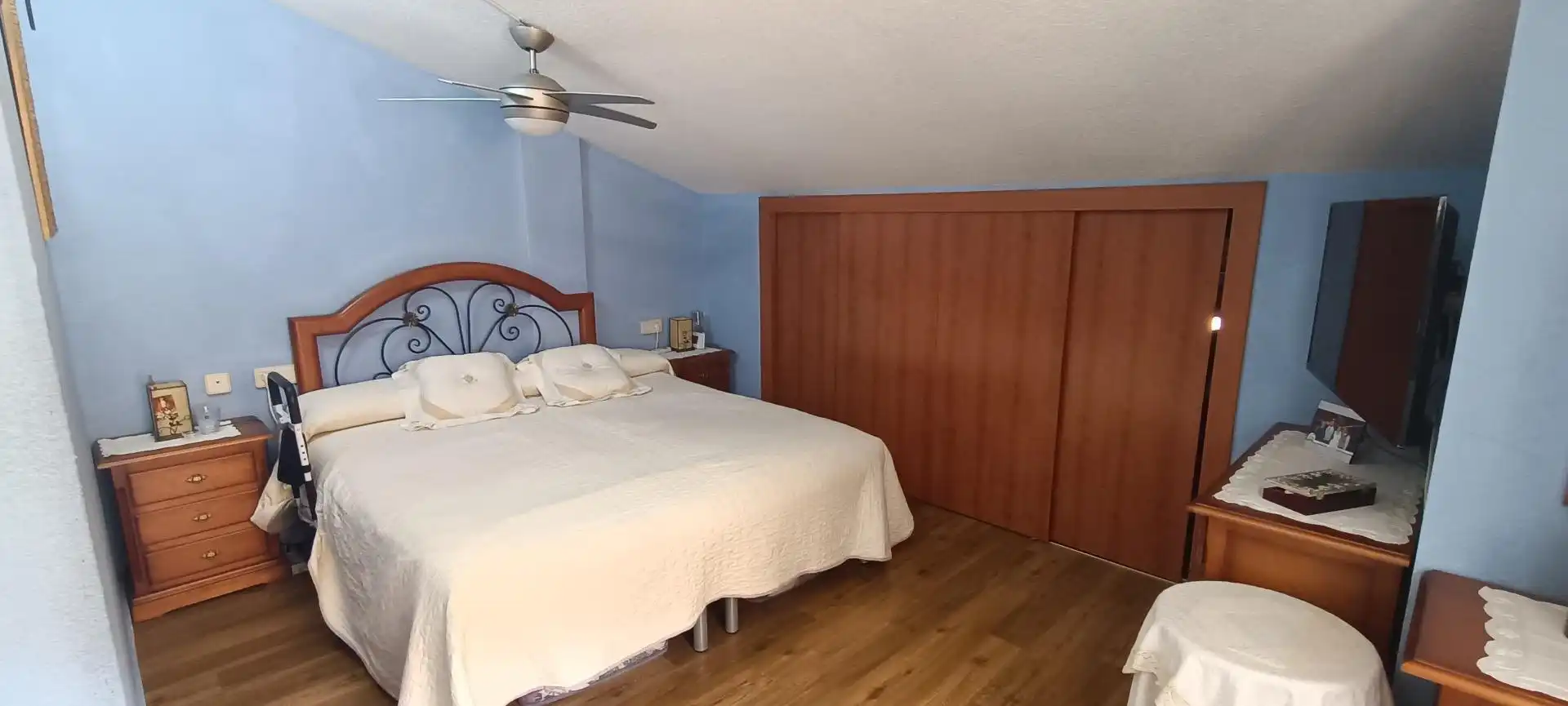 Habitación de Casa adosada en venta en La Nucia con Aire acondicionado, Calefacción y Jardín privado