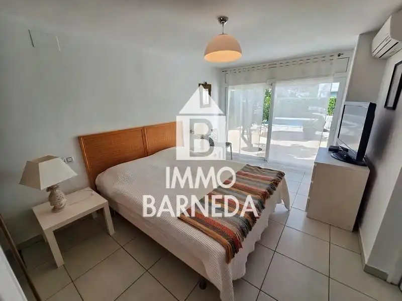 Dormitori de Casa o xalet en venda en Empuriabrava amb Aire condicionat, Calefacció i Jardí privat