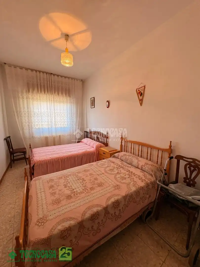 Habitación de Piso en venta en Dosbarrios con Calefacción