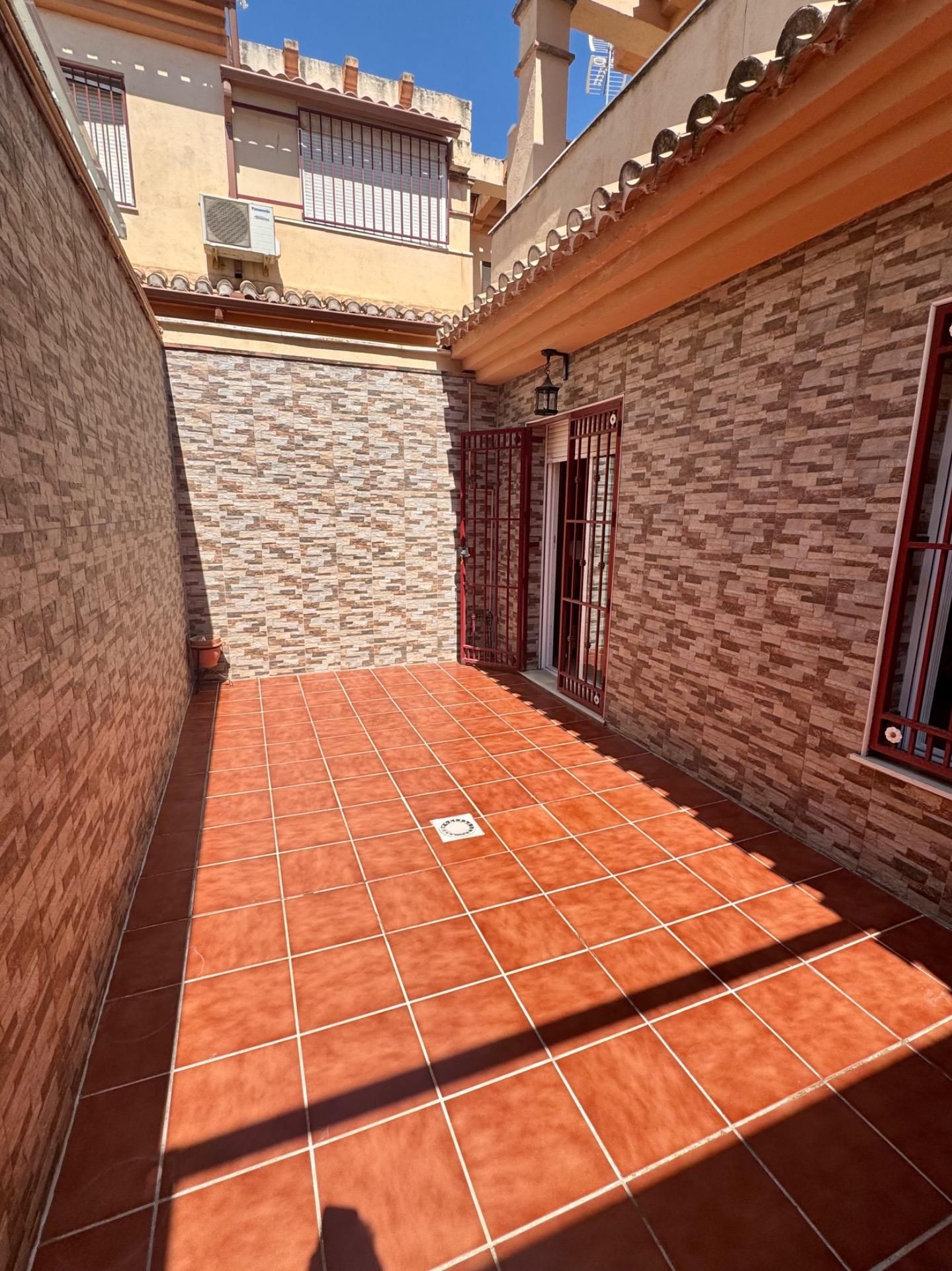 Terrassa de Casa adosada en venda en Armilla amb Terrassa, Traster i Balcó