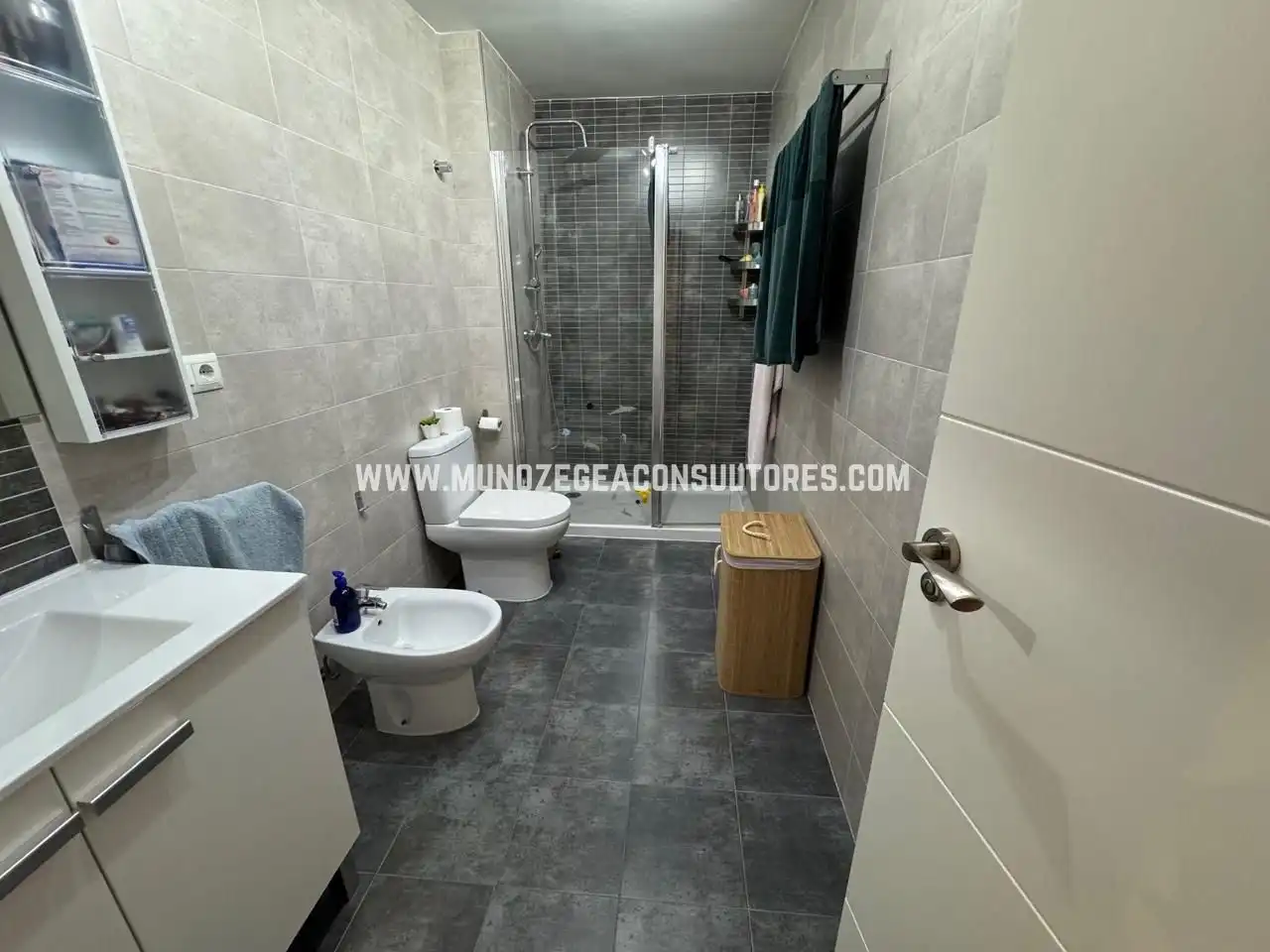 Badezimmer von Haus oder Chalet zum Verkauf in Lucena mit Klimaanlage und Terrasse