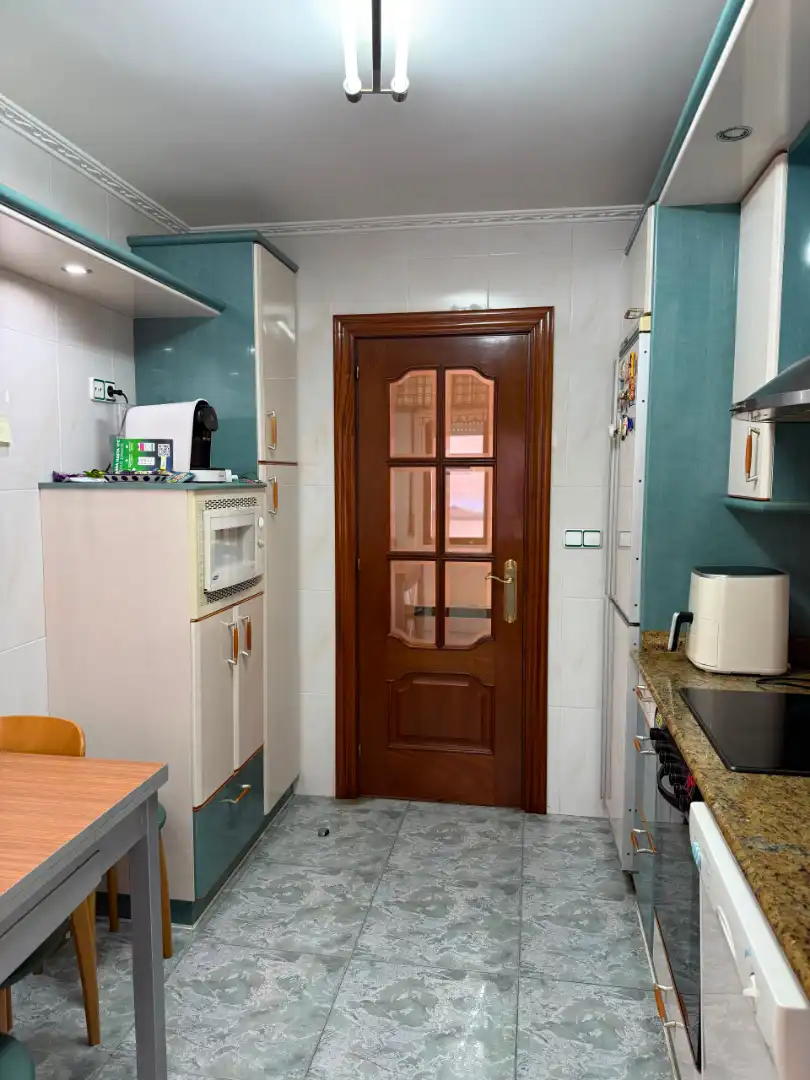 Cocina de Piso en venta en Barakaldo  con Calefacción, Parquet y Amueblado