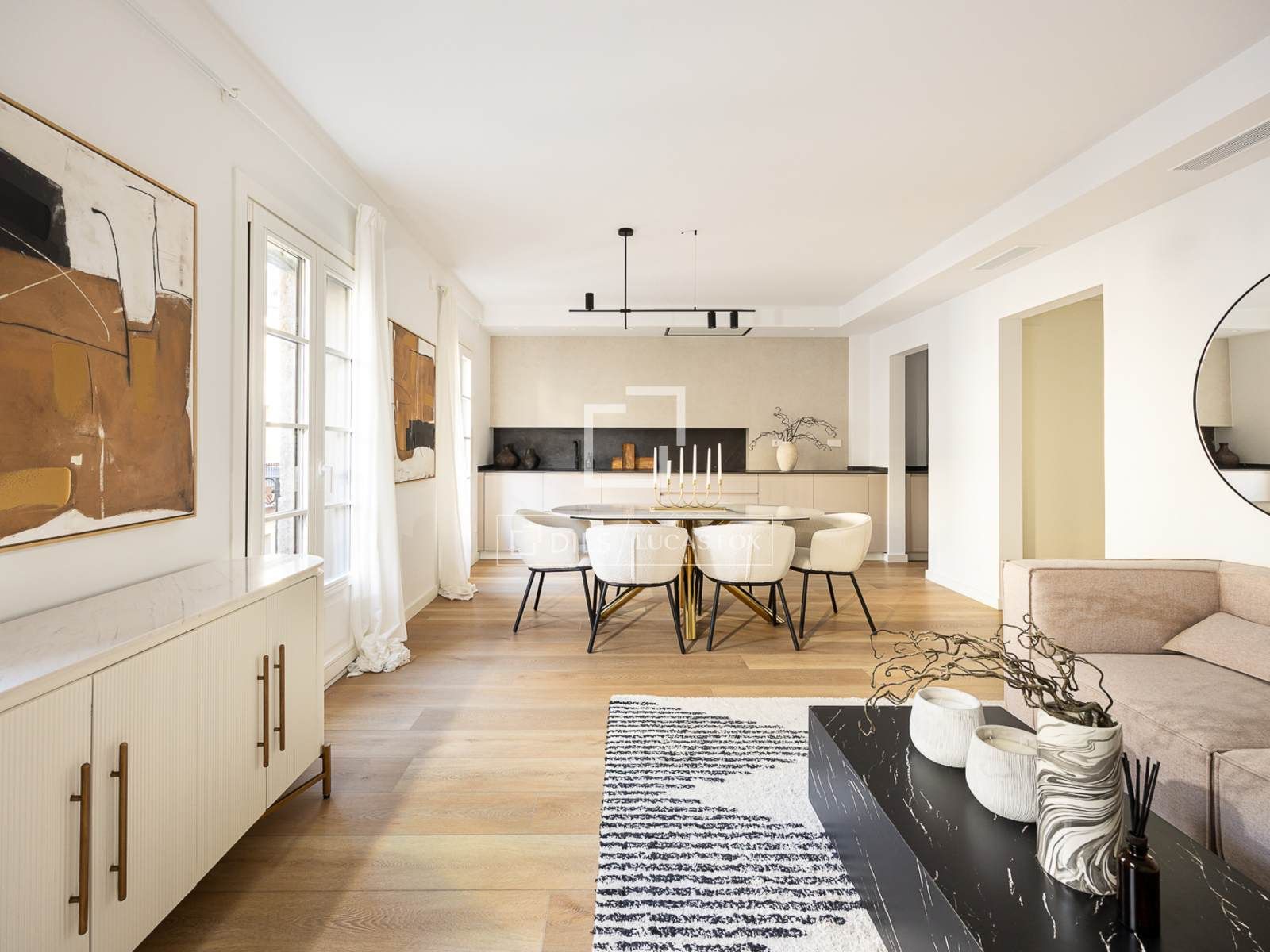 Menjador de Pis en venda en  Barcelona Capital amb Aire condicionat, Terrassa i Piscina