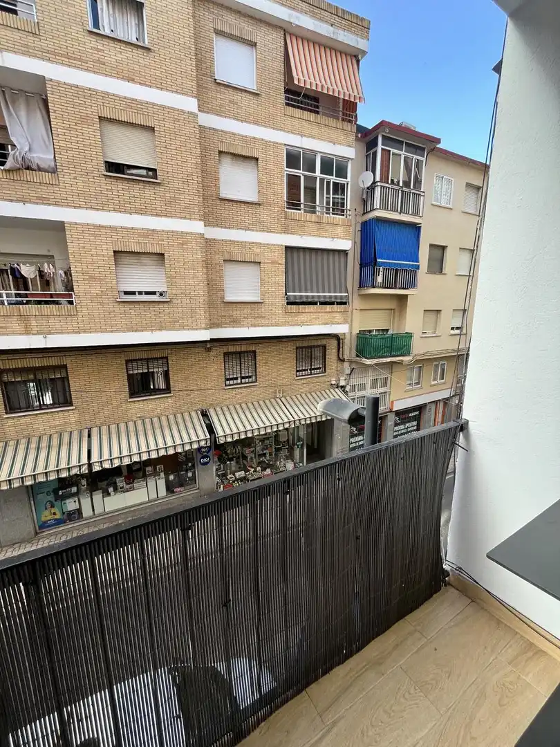 Vista exterior de Pis de lloguer en Plasencia amb Aire condicionat, Terrassa i Moblat