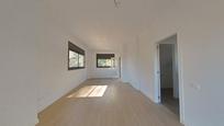 Sala d'estar de Casa adosada en venda en La Pobla de Montornès   amb Parquet, Terrassa i Forn