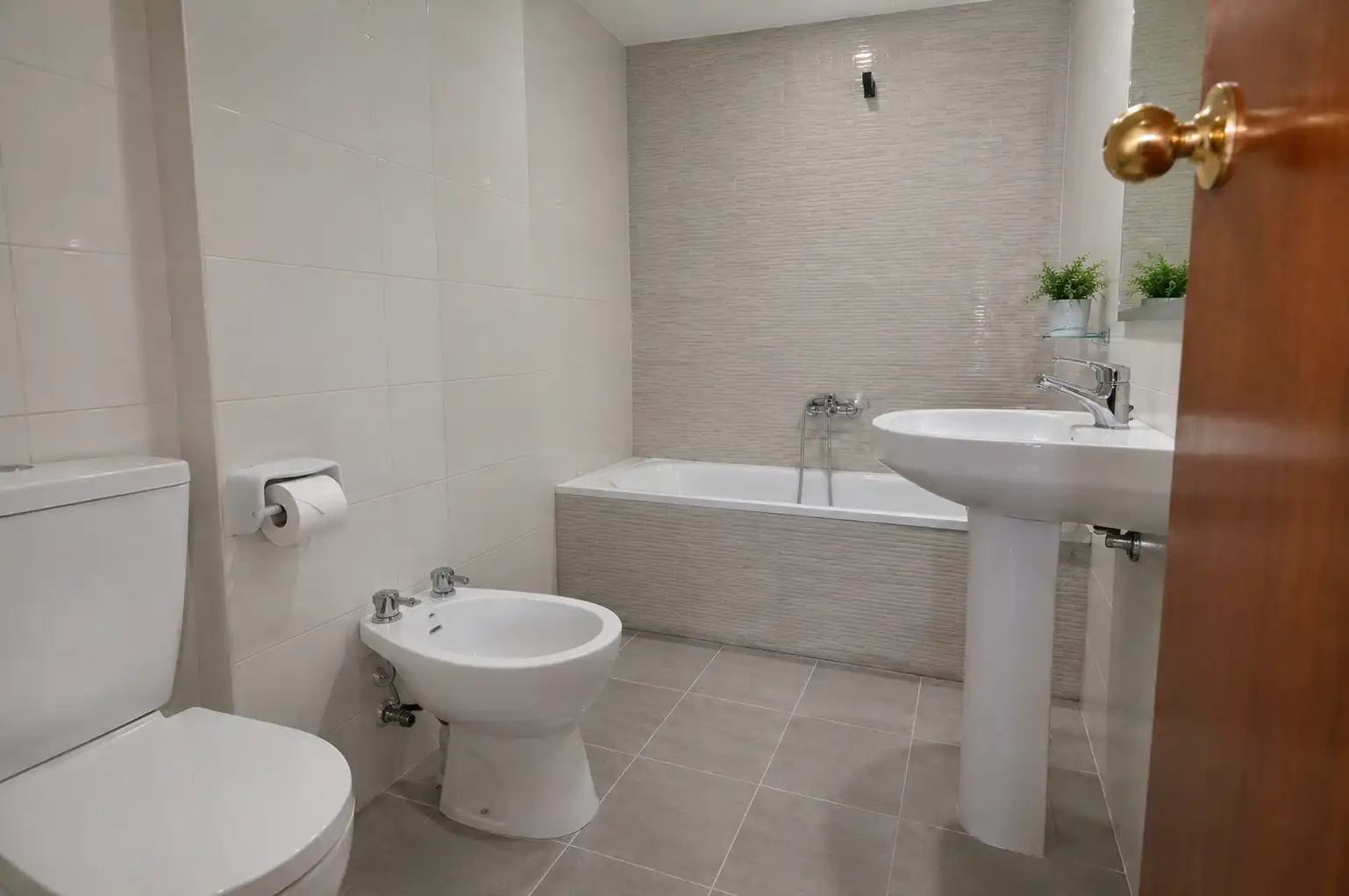 Baño de Piso en venta en Cáceres con Terraza y Trastero