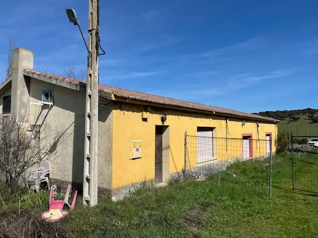Außenansicht von Gebäude zum Verkauf in Vecinos