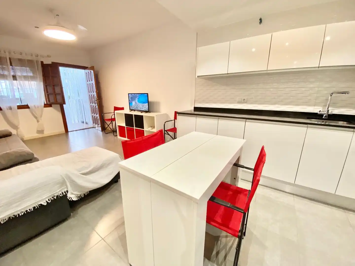 Sala de estar de Estudio de alquiler en Pilar de la Horadada con Calefacción, Amueblado y Horno