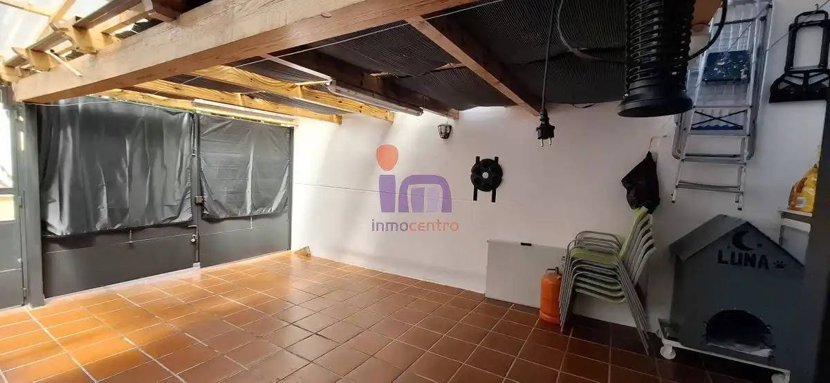 Casa adosada en venta en Valdepeñas con Aire acondicionado, Calefacción y Piscina comunitaria