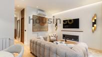 Living room of Flat for sale in  Madrid Capital  with Air Conditioner, Heating and Parquet flooring