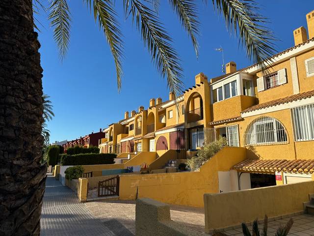 Casa adosada en Venta en Cabo Roig