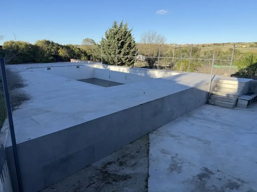 Piscina de Finca rústica en venta en Navalcarnero