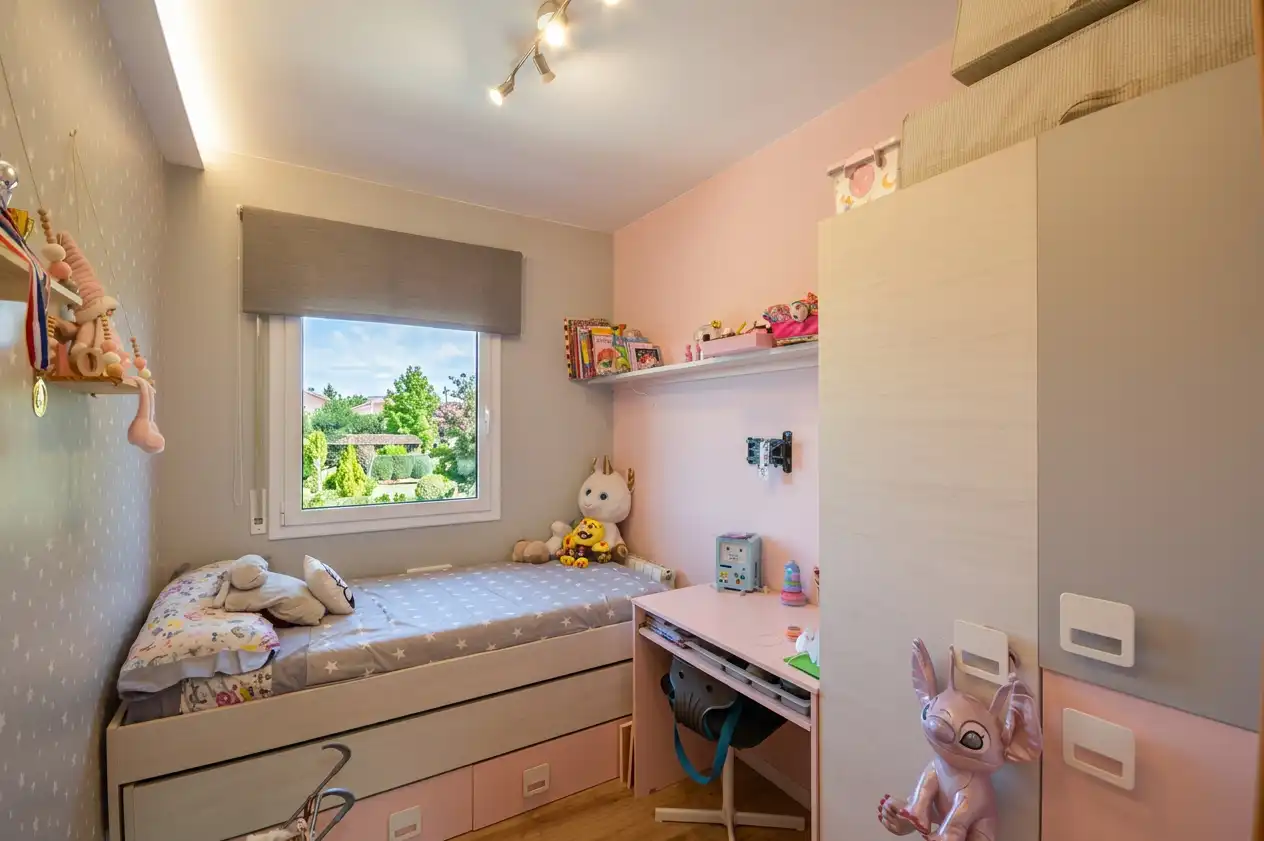 Habitación de Casa adosada en venta en Abrera con Aire acondicionado, Calefacción y Parquet