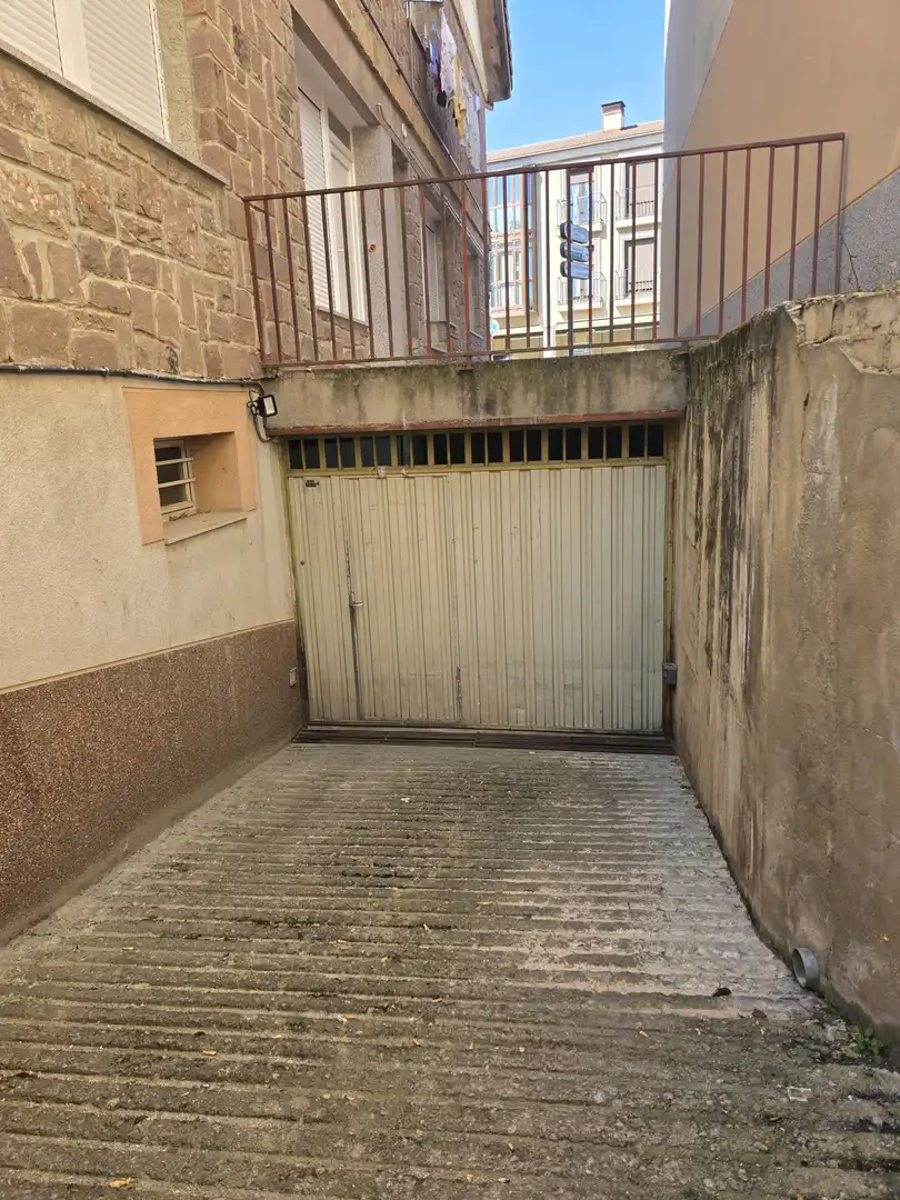 Aparcament de Pis en venda en Aguilar de Campoo amb Calefacció, Parquet i Traster