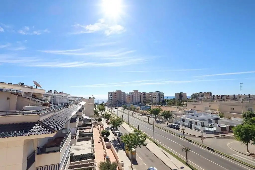 Vista exterior de Àtic en venda en Pilar de la Horadada amb Jardí privat, Terrassa i Balcó