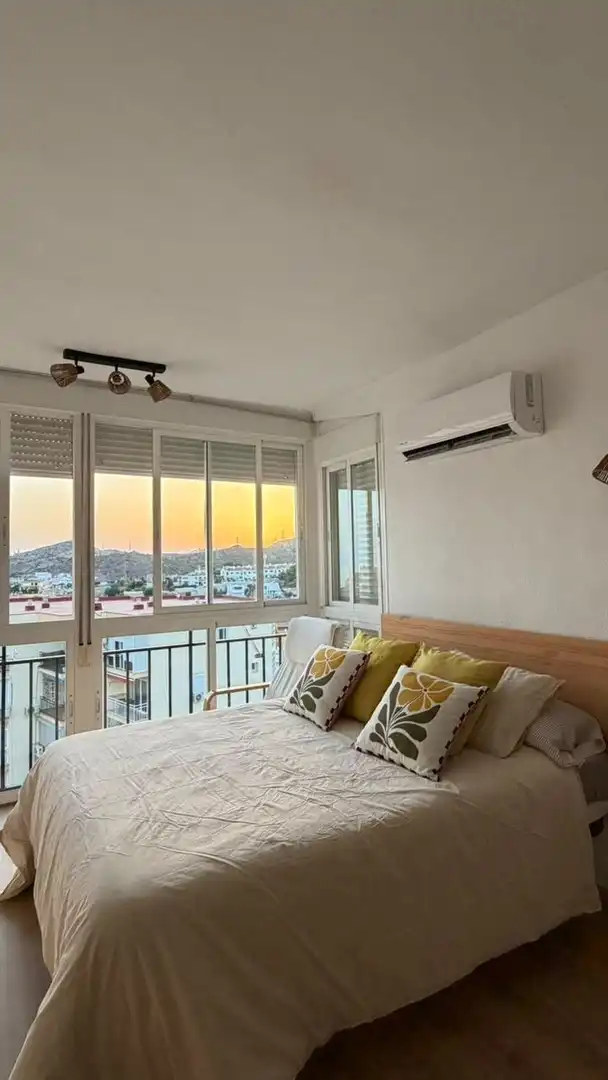 Terraza de Estudio de alquiler en Rincón de la Victoria con Aire acondicionado, Jardín privado y Amueblado