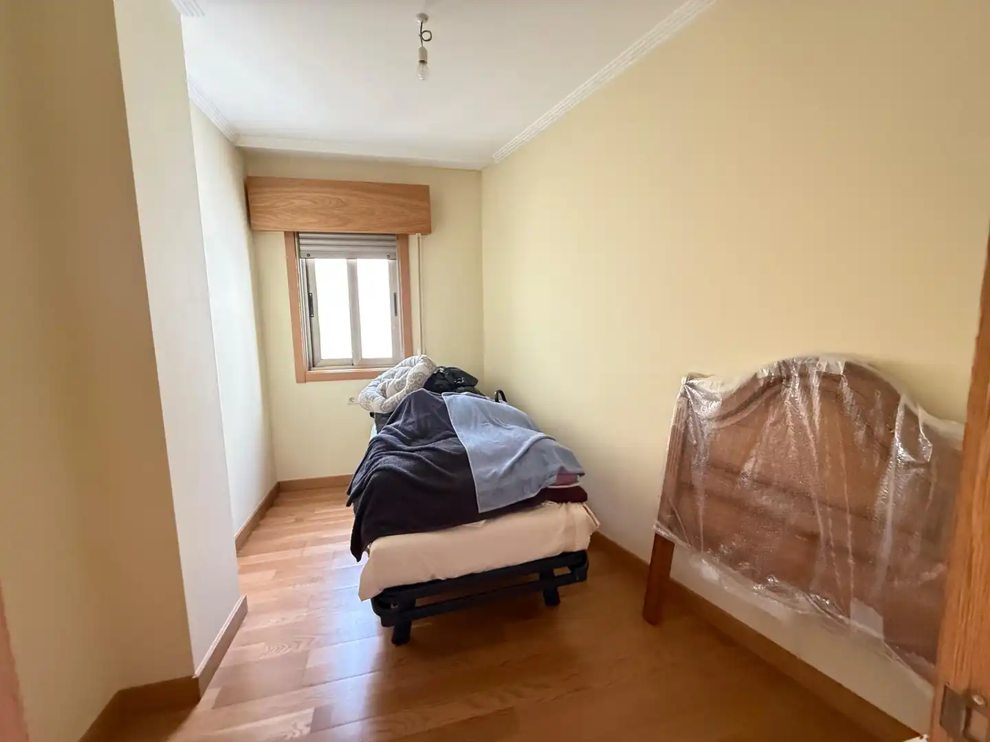 Schlafzimmer von Wohnungen zum Verkauf in O Grove   mit Heizung, Terrasse und Abstellraum