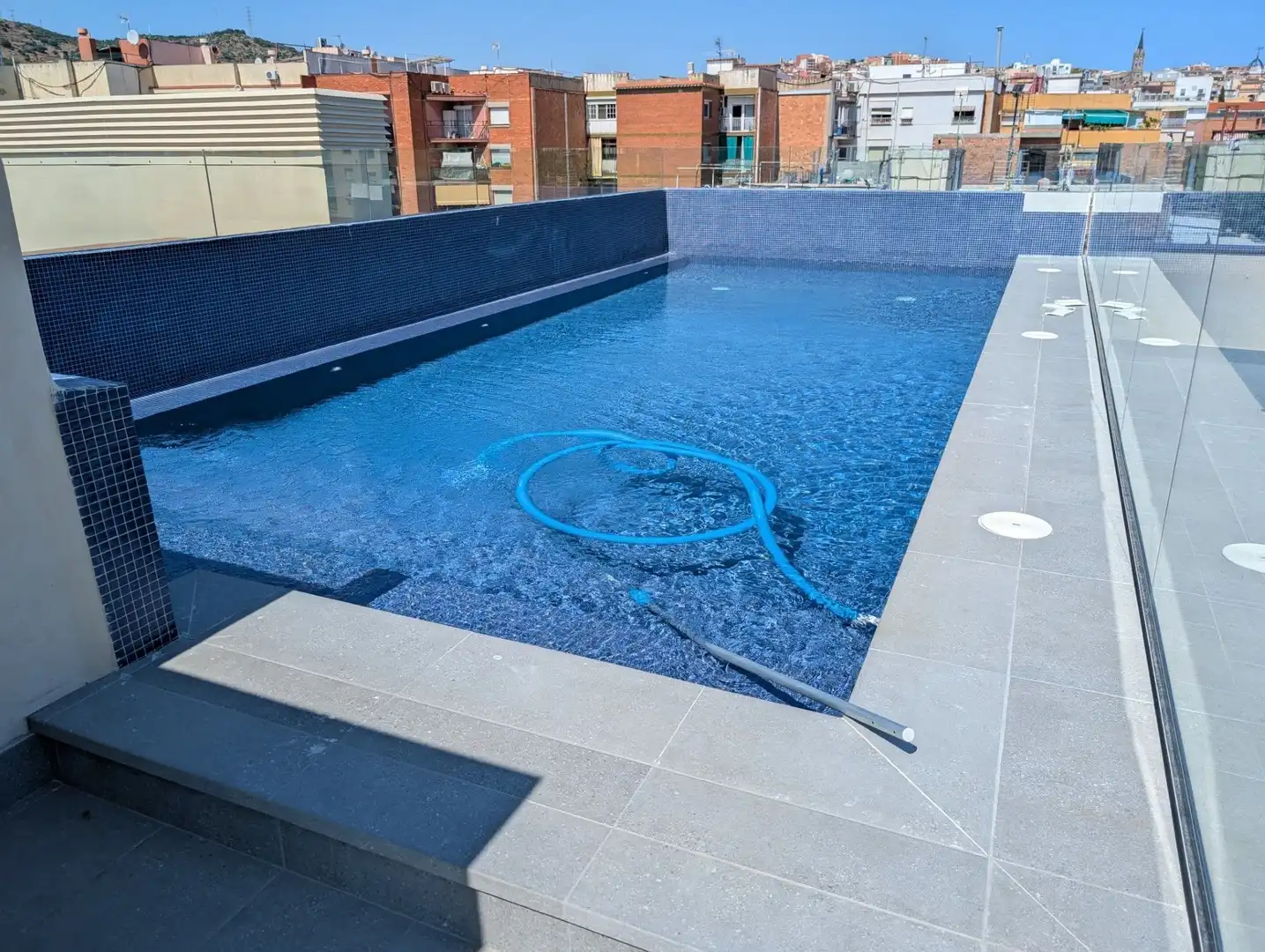 Piscina de Piso en venta en Santa Coloma de Gramenet con Aire acondicionado, Calefacción y Terraza