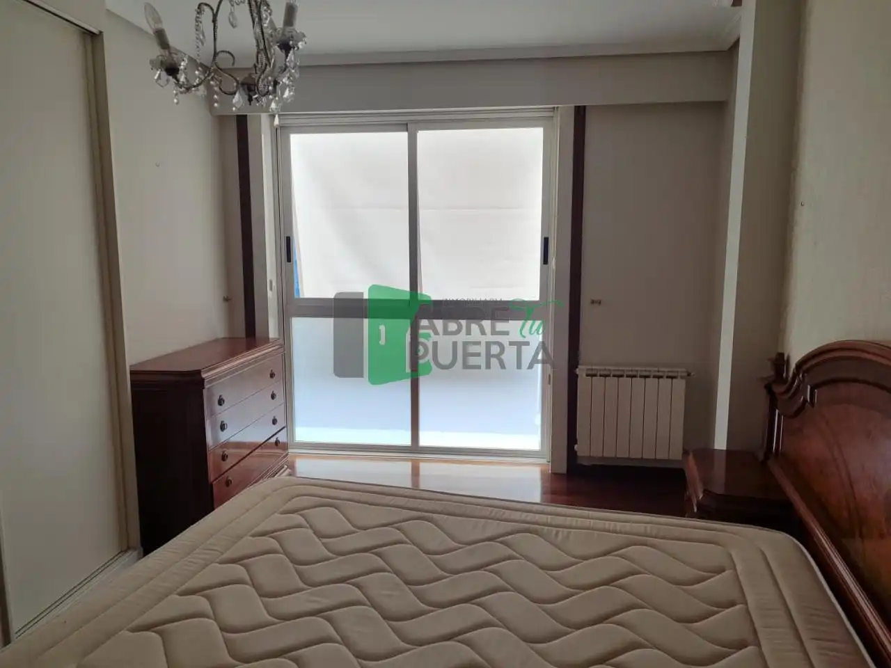 Habitación de Piso de alquiler en Ourense Capital  con Calefacción, Parquet y Trastero