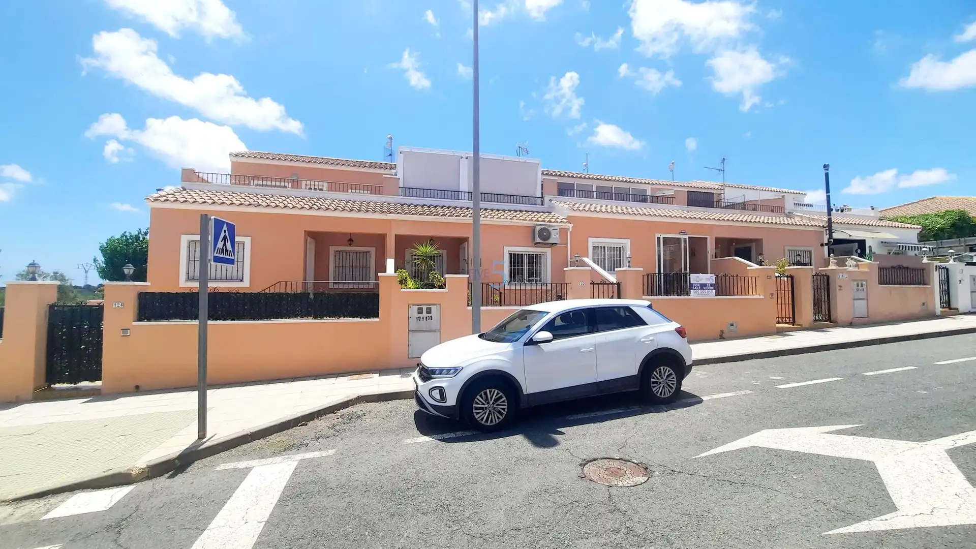 Vista exterior de Casa adosada en venta en Pilar de la Horadada con Terraza